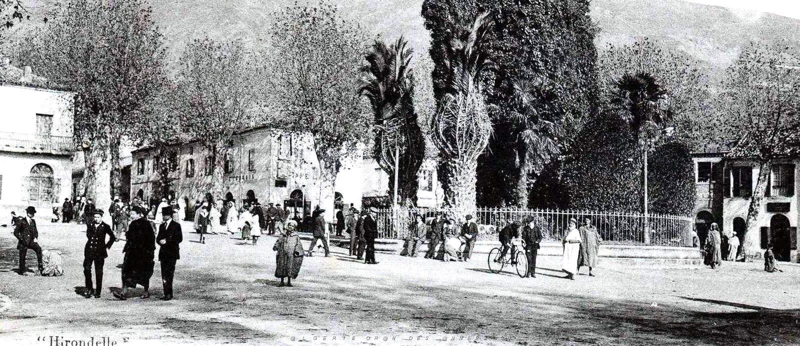1625- Miliana - Place2 de l'Horloge et le Zaccar.jpg